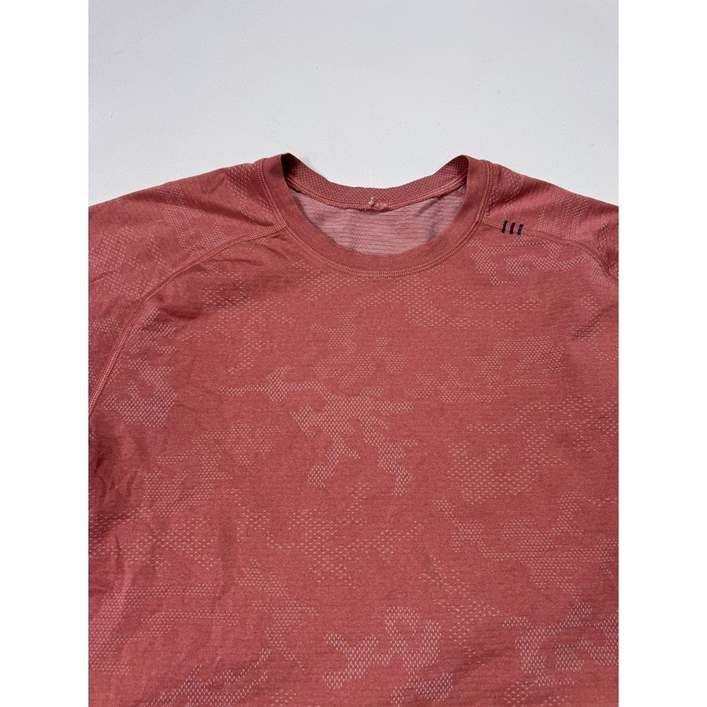 Lululemon Metal Vent Tech Shirt Red Camo Mens Medium Stretch Your Head Active